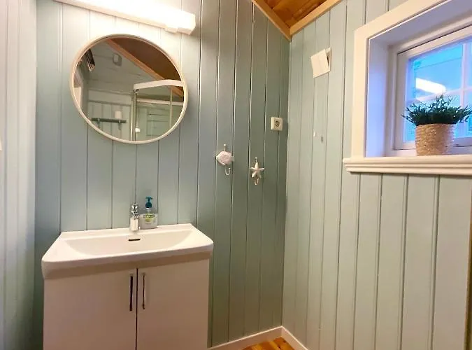 The Blacksmith's Place - Cozy Rorbu In Lofoten Chalet